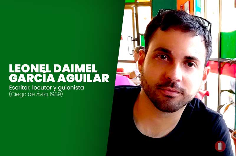 CONFESIONES | Leonel D. García: “Más de una vez salí con dinero y terminé comprando libros en vez de merienda” CONFESIONES | Leonel D. García: “Más de una vez salí con dinero y terminé comprando libros en vez de merienda”