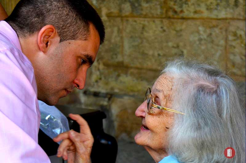 Recado a una poetisa en vísperas de su aniversario