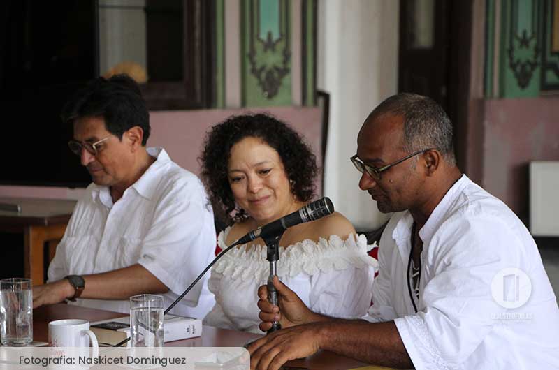 Encuentro con editoriales santiagueras en la Fiesta del Caribe Encuentro con editoriales santiagueras en la Fiesta del Caribe