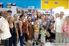 Intercambio con asistentes de Cuba a la Feria del Libro en Dominicana
