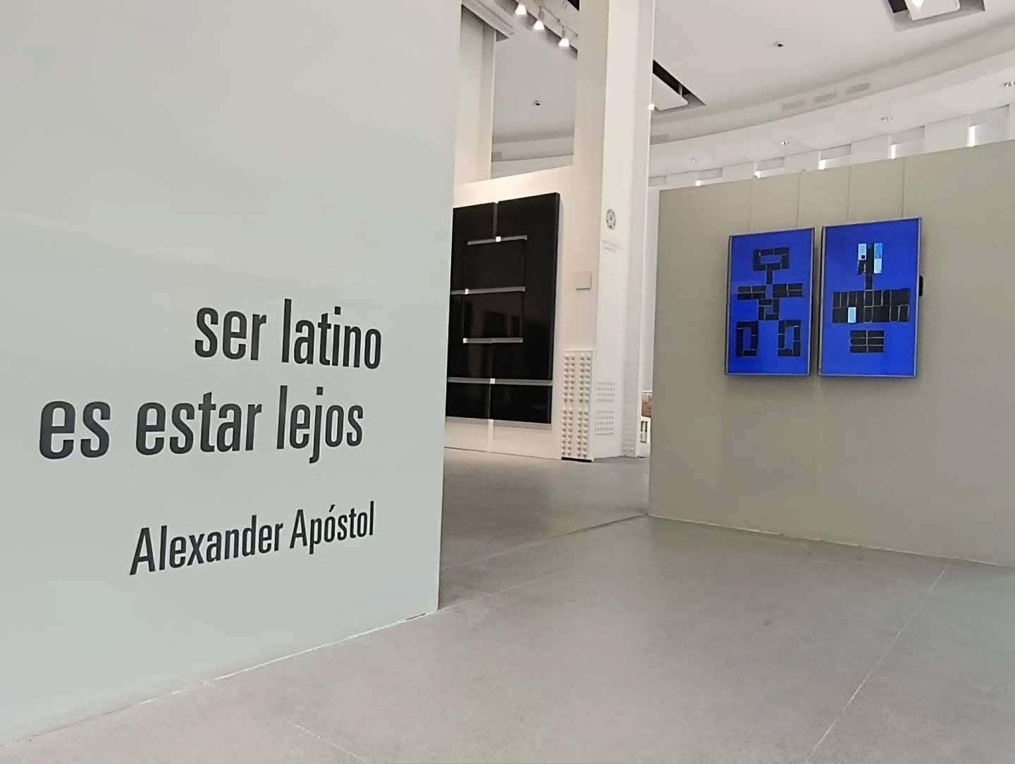 Alexander Apóstol: otra poética y lectura a la migración latinoamericana Alexander Apóstol: otra poética y lectura a la migración latinoamericana