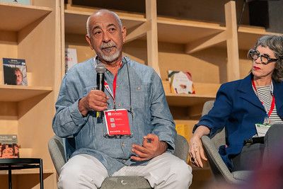 Los escritores cubanos Leonardo Padura y Elaine Vilar en la Feria Internacional del Libro de Guadalajara 2025