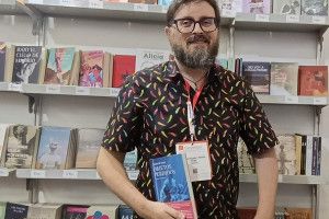 Antonio M. Utrera presentó su primera novela homoerótica en la Feria Internacional del Libro de Guadalajara