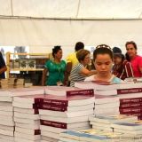 Ordenar el librero. El precio de los libros en Cuba
