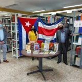 Donación de libros inicia jornada de la cultura cubana en Costa Rica