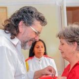 Recibe la Medalla Alejo Carpentier la doctora Luisa Campuzano
