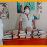 Dona escritora espirituana una minibiblioteca a centros de aislamiento de Sancti Spíritus